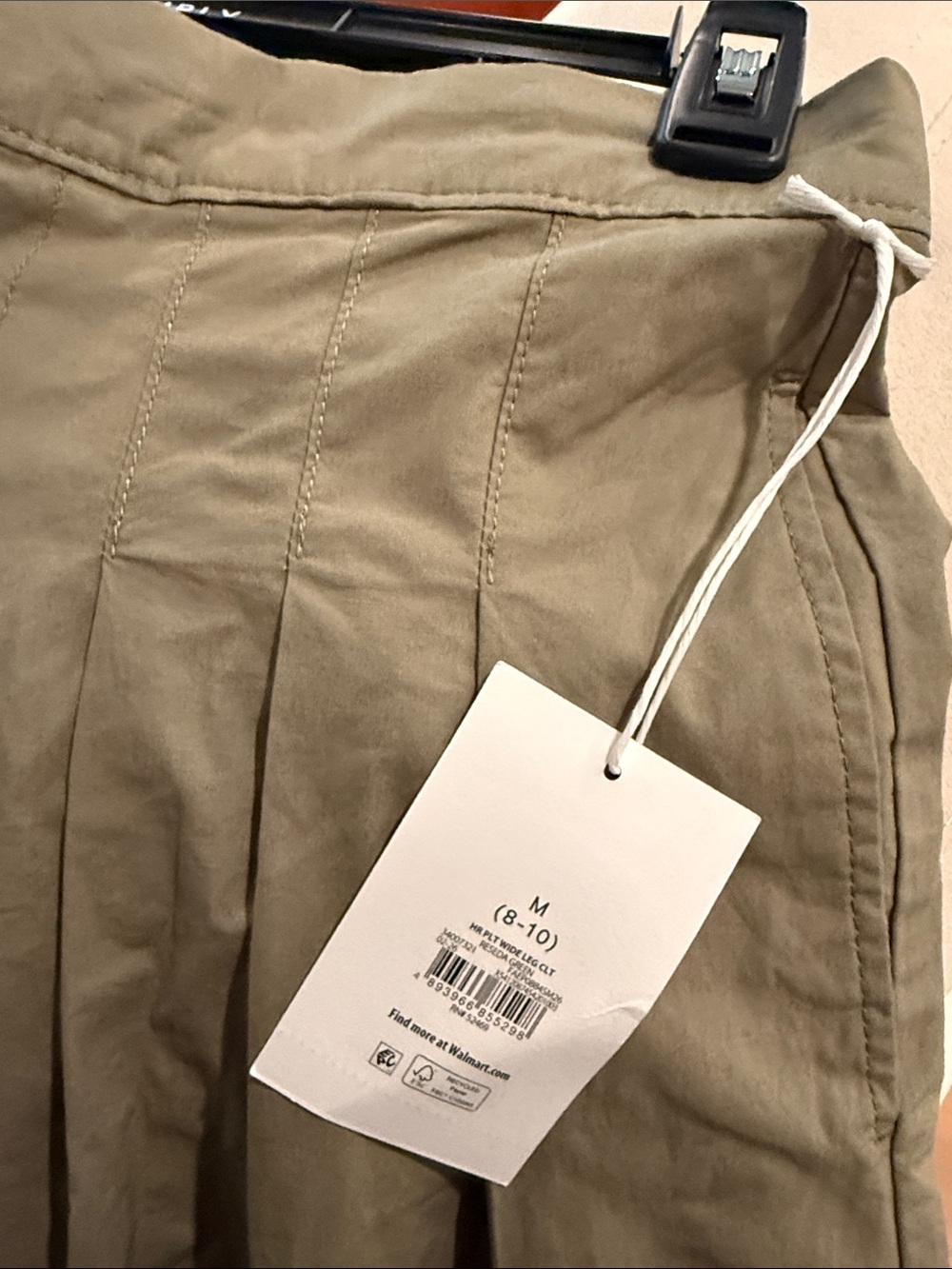 High-Rise Pleated Culottes in Olive Green - Picture 9 of 9